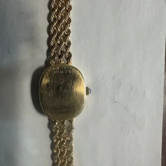 BAUME & MERCIER SWISS MADE VINTAGE 14K YELLOW GOLD OVAL QUARTZ WRIST. - Picture 2 of 5